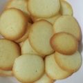 あおちゃん's cooksnap of when they made 卵白消費！サクサクラングドシャ♪.