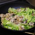 ガメコ's cooksnap of when they made 簡単★豚肉と春キャベツの塩にんにく炒め.