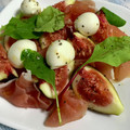 ☆さぶ☆☆'s cooksnap of when they made おつまみ！無花果と生ハムとモッツァレラ.
