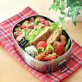 runa10's cooksnap of when they made 鮭ピカタとちくわ海苔チーズ巻き弁当.