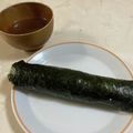papikun's cooksnap of when they made 残りご飯で…醤油だけ！？の海苔巻き.