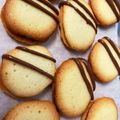 クックK0EAD7☆'s cooksnap of when they made 【卵白消費☆】チョコサンド ラングドシャ.