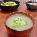 Superlittleboo's cooksnap of when they made 豆腐と玉ねぎの味噌汁.