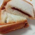 はぁぴょん's cooksnap of when they made クリームチーズと羊羹のホットサンド.
