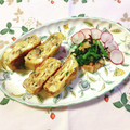 yesmama's cooksnap of when they made 残った餃子具でだし巻き玉子風を作りました.