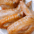 KAORULALA's cooksnap of when they made 魚焼グリルで簡単おつまみ☆手羽先の塩焼き.
