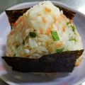 まゆみきママ's cooksnap of when they made おにぎり：鮭フレークしそ.