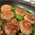 くじら食堂's cooksnap of when they made えのきで量増し☆麺つゆで和風ハンバーグ☆.