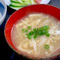 ルぴあ's cooksnap of when they made えのきともやしの油揚げ入り味噌汁♪.