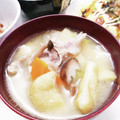 クックE662AA☆'s cooksnap of when they made 簡単ウマウマとん汁.