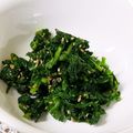 ソネチコ's cooksnap of when they made パパッとできる！簡単春菊とかのごま和え.