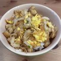 tomochi_to's cooksnap of when they made 【楽めし】照り焼きちくわのふわたま丼.