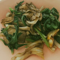 yokoyoko76's cooksnap of when they made #セロリの葉と#舞茸の#バター炒め.