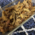 チぃ〜's cooksnap of when they made サバ缶とシメジ舞茸のごま油炒め.