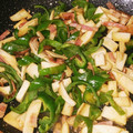 くうこうママ's cooksnap of when they made ピーマンとエリンギのバターしょうゆ炒め.
