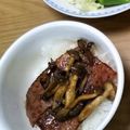 みぃくんのママ's cooksnap of when they made 簡単★ベーコンと舞茸のバター醤油丼.