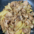 sato3★'s cooksnap of when they made 豚とじゃがいもの甘酢ごま炒め.