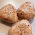 ☆ドキンちゃん☆”'s cooksnap of when they made 焼鮭とごま塩 おむすび.