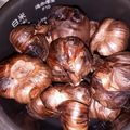 yumelon88's cooksnap of when they made プロ直伝！炊飯器で手作り熟成黒にんにく.