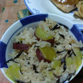 ミドリ５５'s cooksnap of when they made さつまいもとひじきの炊き込みご飯.