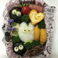 マックさん's cooksnap of when they made 小トトロとまっくろくろすけのキャラ弁.