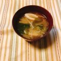 yesmama's cooksnap of when they made ちくわ、ワカメ、モヤシの味噌汁.