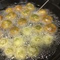 葉月優希's cooksnap of when they made 材料3つで簡単おからドーナツ.