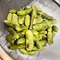 ＠ぽんきち＠'s cooksnap of when they made 本場丹波篠山、黒枝豆の甘み引き立つ茹で方.