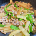 pom03's cooksnap of when they made 豚肉と大根のオイスターソース炒め.