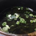 stakezo's cooksnap of when they made 超簡単♪わかめのお吸い物.