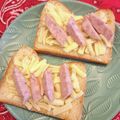 ハッピーまるしぇ's cooksnap of when they made 冷凍作りおきウインナーカレーマヨトースト.