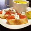 ☆GSSQHY☆'s cooksnap of when they made チーズとトマトのオリーブオイルカナッペ.