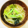 azbjbn's cooksnap of when they made 定番★もやしとわかめのお味噌汁.