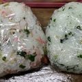☆ごはんできた☆'s cooksnap of when they made ごましそわかめの混ぜ込みおむすび.