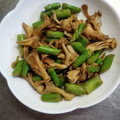 mi_co22's cooksnap of when they made アスパラとまいたけのバターしょうゆ炒め.