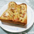 ＠迷子＠'s cooksnap of when they made ❁ベーコンカレーチートースト❁.