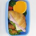 どこでもいっしょ's cooksnap of when they made 温州ミカンの器で寒天ゼリー！香り増す♪.