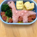 tarepanda's cooksnap of when they made 首長恐竜弁当　女の子　キャラ弁　デコ弁.