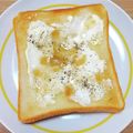 ＊なぁ＊'s cooksnap of when they made はちみつバタークリームチーズのせトースト.