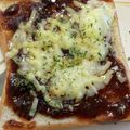 カヌレドトモコ's cooksnap of when they made ハヤシソースのトースト.