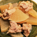 新妻あや's cooksnap of when they made ほっとけ～☆簡単♪大根煮物.