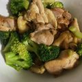 kuririka's cooksnap of when they made m鶏とブロッコリーのオイスターソース炒め.