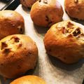 Beかんせい's cooksnap of when they made クリームチーズの入った蜂蜜レーズンパン.