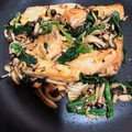 こじこじ24's cooksnap of when they made きのこと鮭のバターしょうゆ炒め.