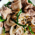 moeoke's cooksnap of when they made 豚肉ともやしの塩だれ炒め.