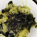 にゃんこタワー2's cooksnap of when they made 新玉ねぎとわかめの酢の物 ☆.