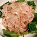 KannoPopo's cooksnap of when they made 新玉ねぎカニカマカイワレの梅肉鰹節サラダ.