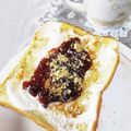 めみたん☆'s cooksnap of when they made あんヨーグルト黒ごまきな粉で和トースト♬.