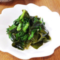 やなぎだまこ's cooksnap of when they made にら　と　わかめ　の生姜醤油あえ.