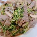 ☆hiroppy☆'s cooksnap of when they made 牛肉と豆苗のオイスターソース炒め.